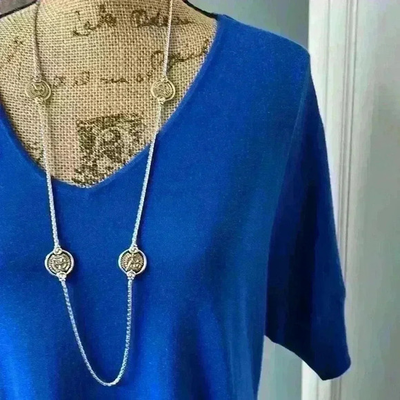 Chico’s Lightweight Layered Sweater, Size 2 (8-10), Like new - Picture 3 of 8